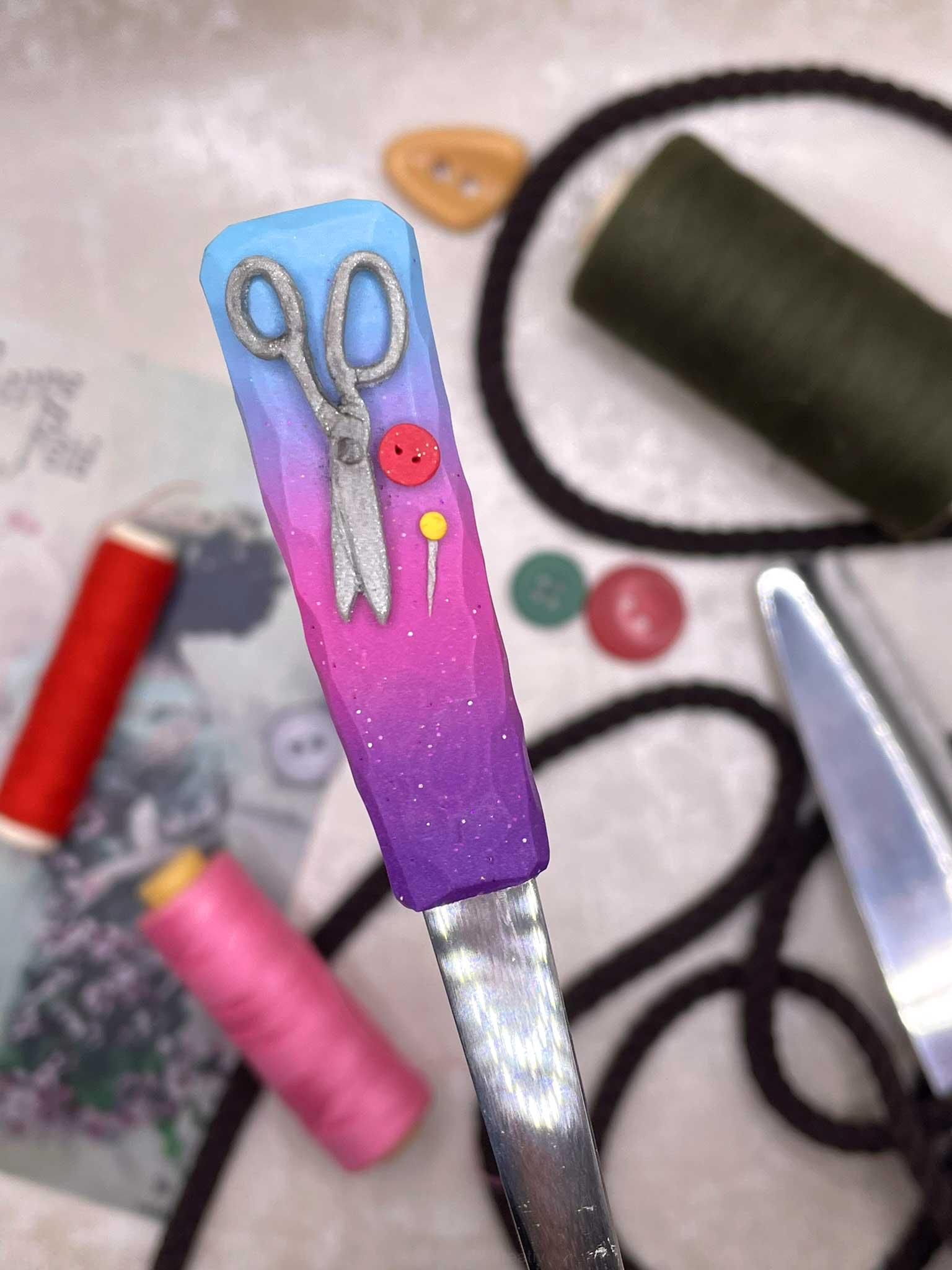 Zdobená lžička delší