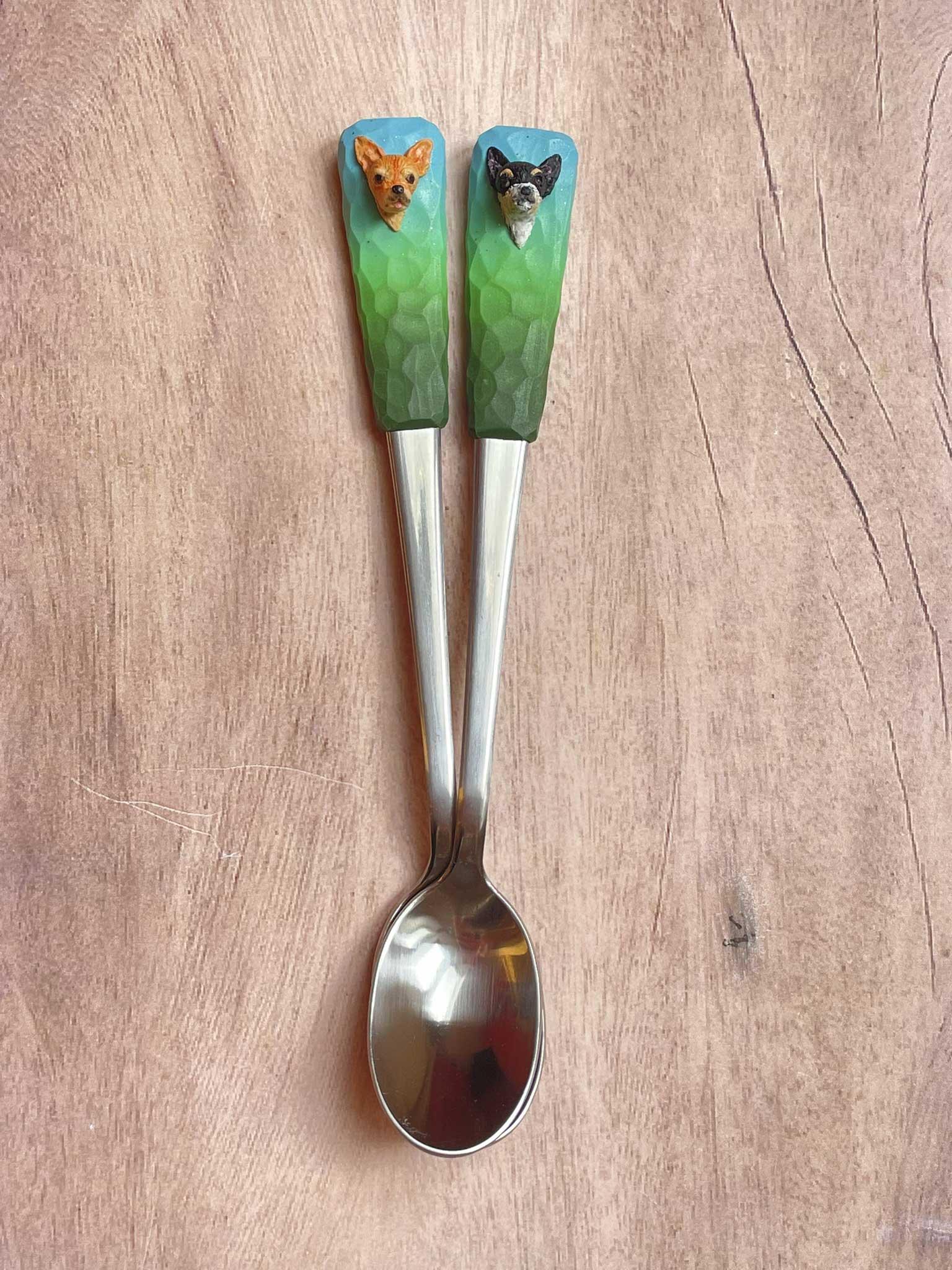 Zdobená lžička s pejskem