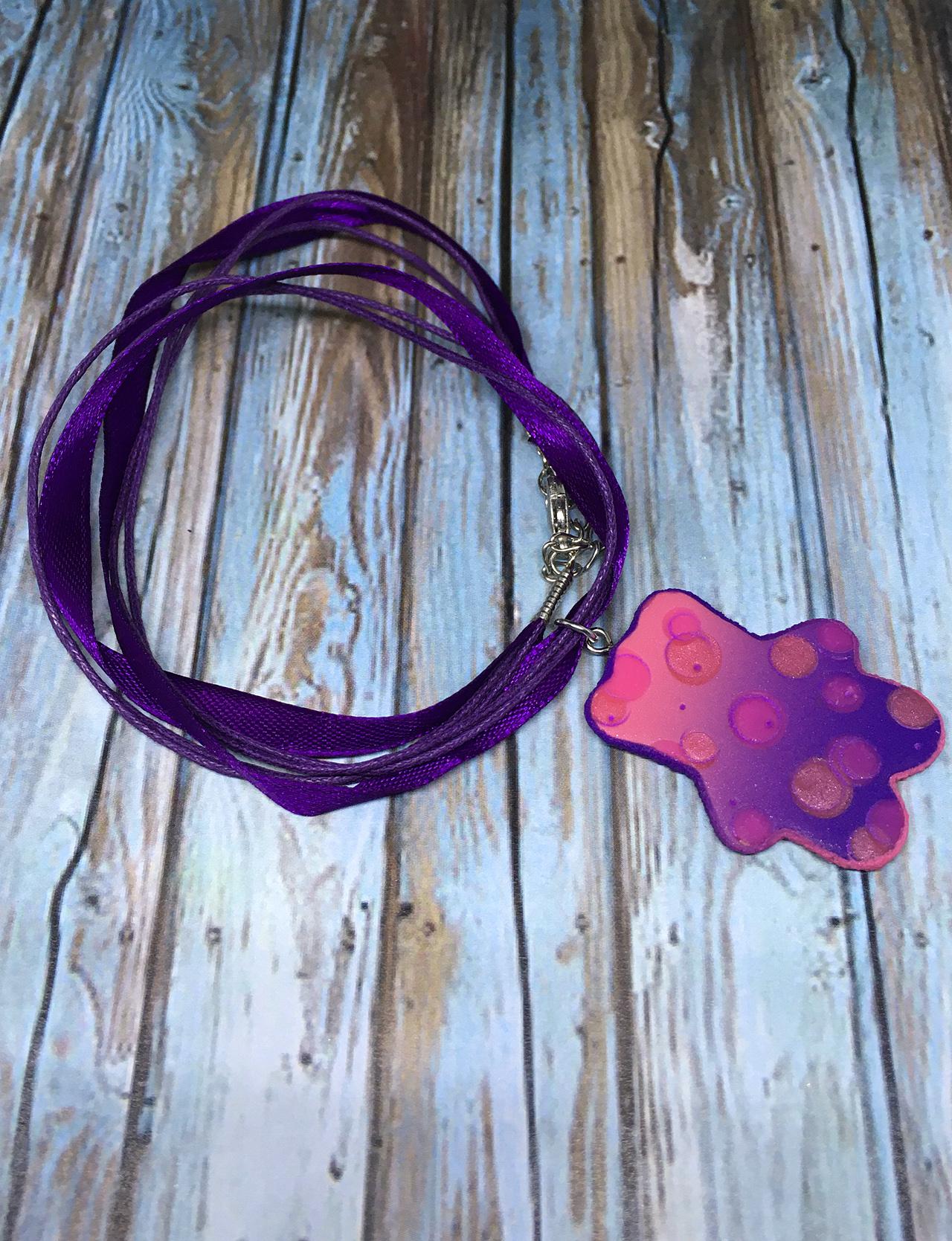 Přívěsek "Méďa" fialový