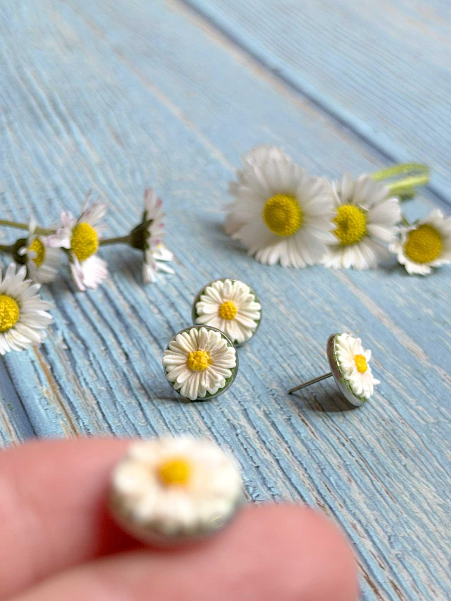 Náušnice sedmikrásky napichovací