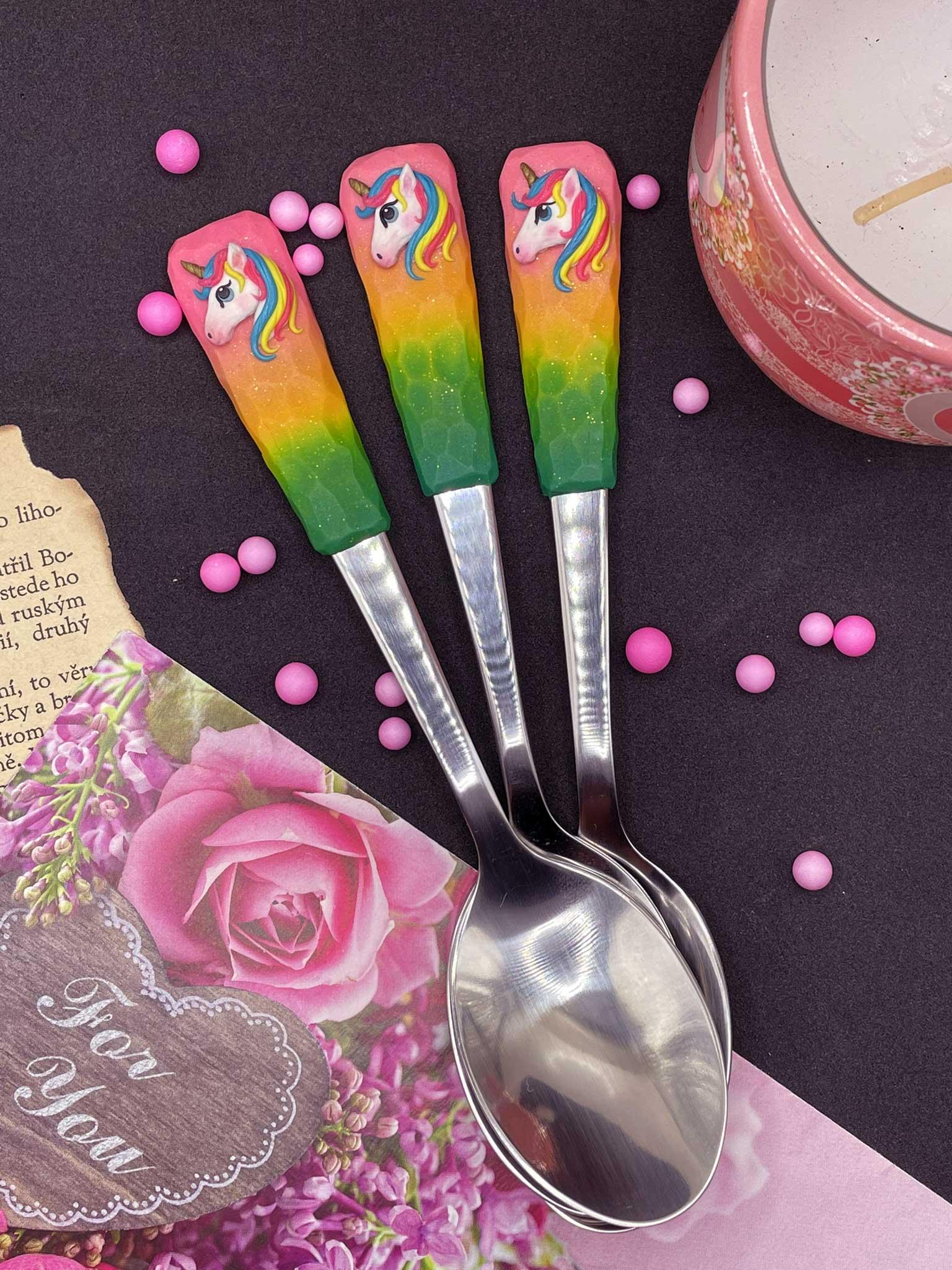 Zdobená polévková lžíce s jednorožcem