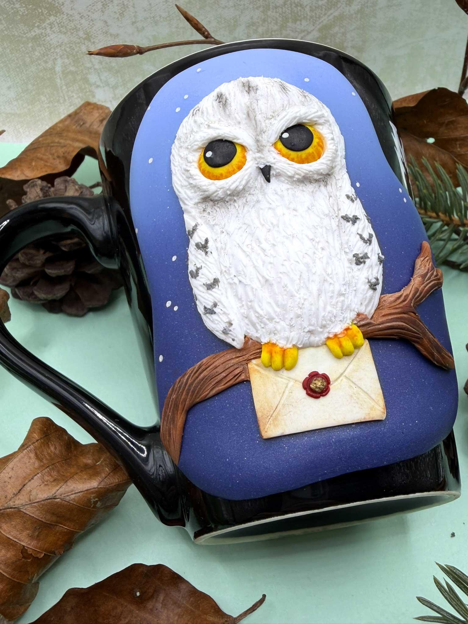 Zdobený hrnek se sovou