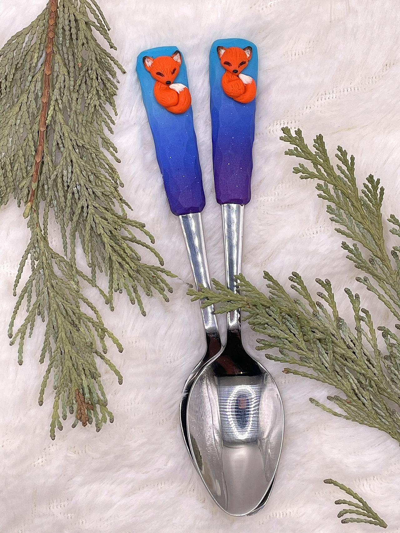 Zdobená lžička s liškou