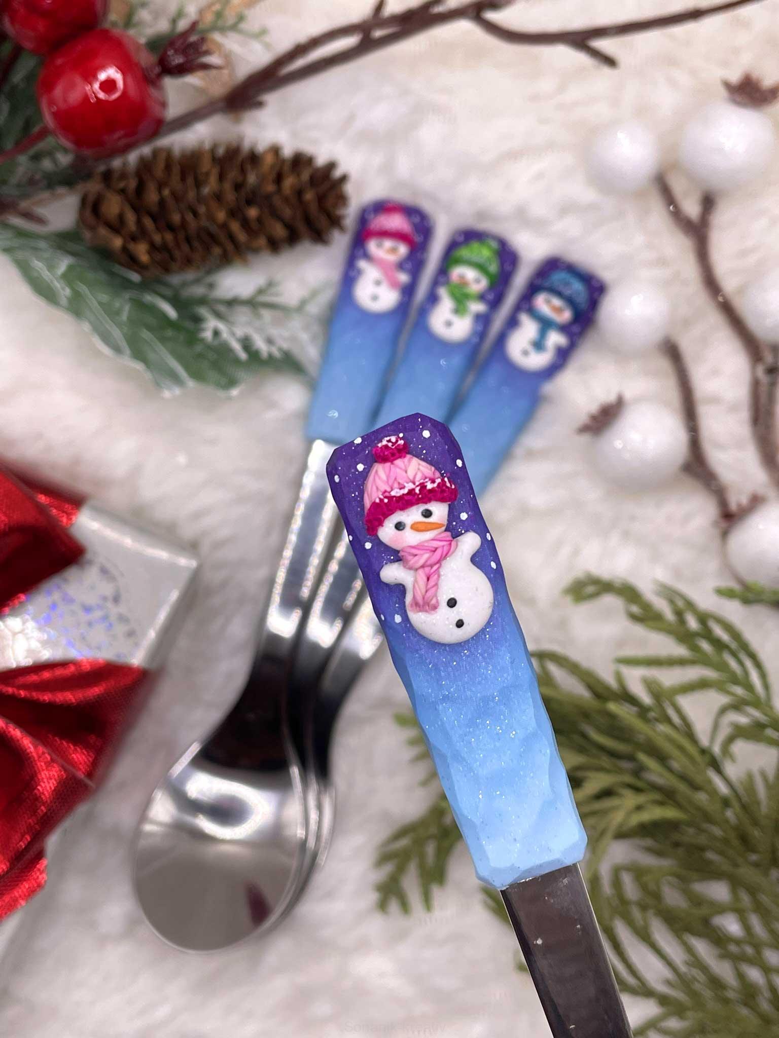 Zdobená lžička se sněhulákem
