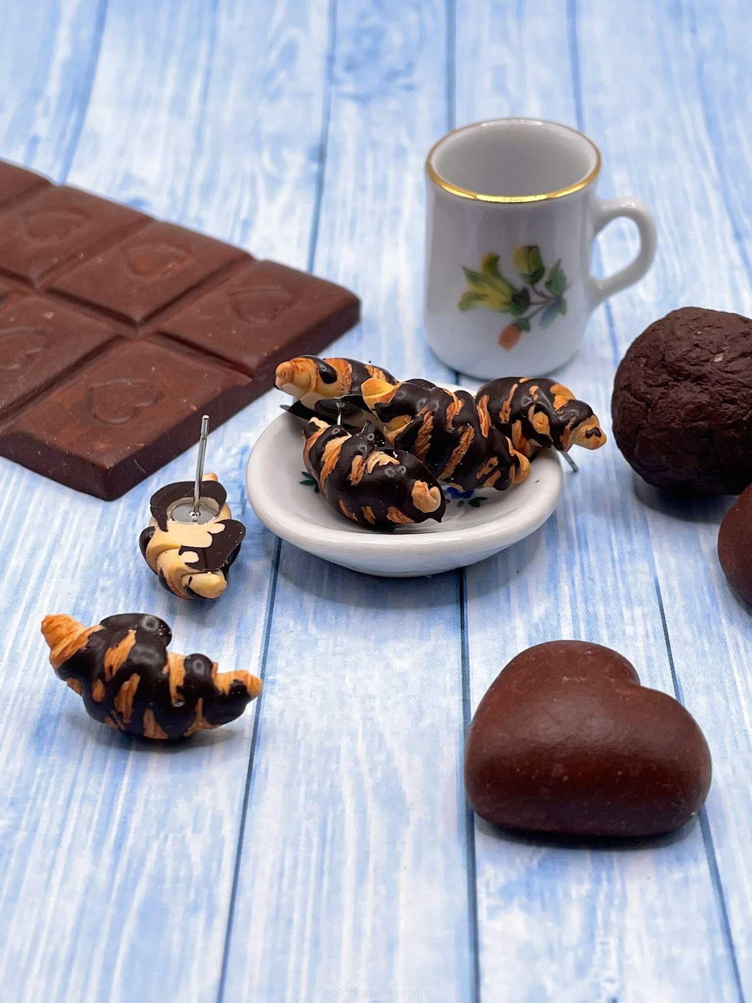 Náušnice Croissant čokoládový napichovací