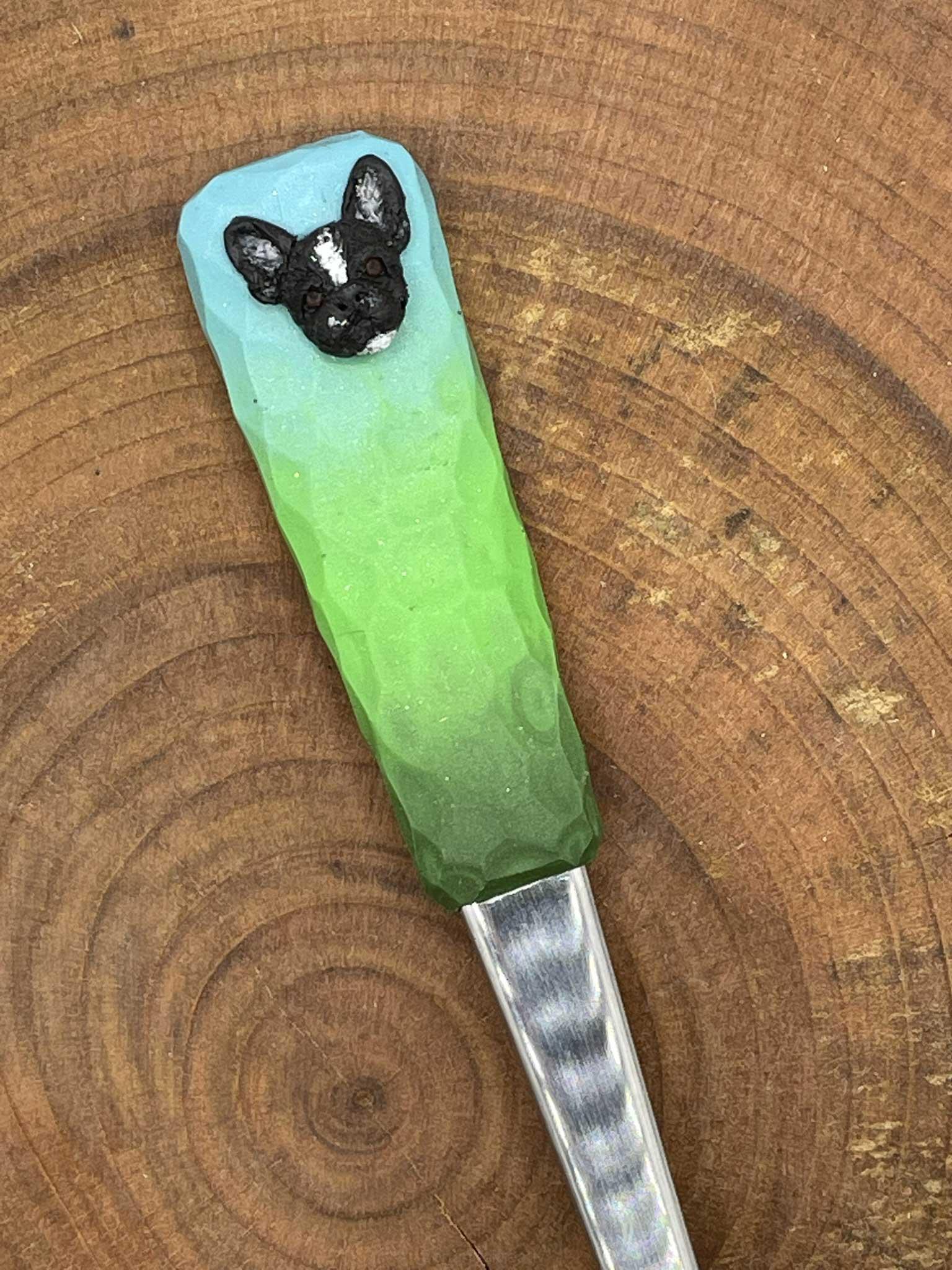 Zdobená lžička s pejskem