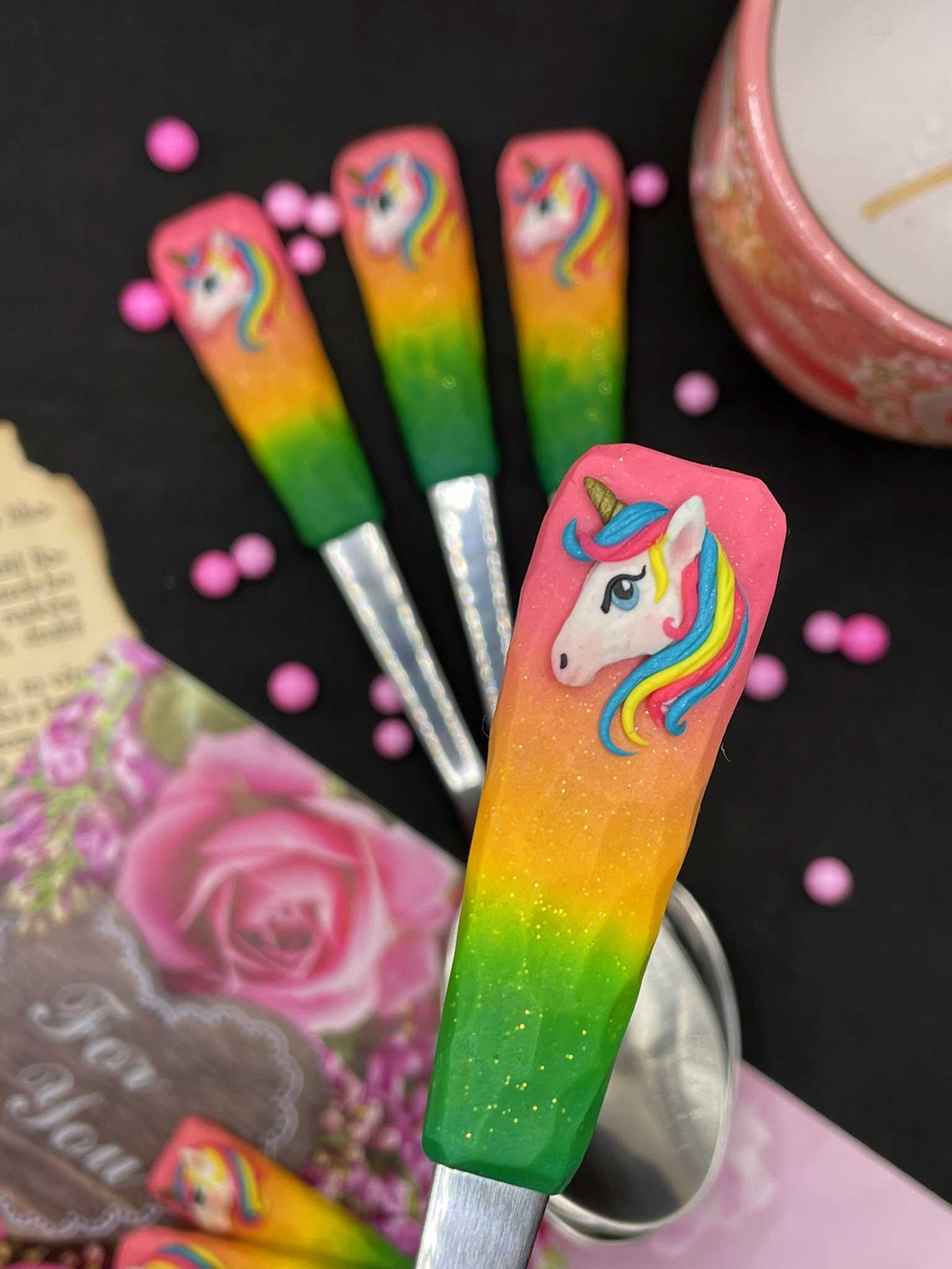 Zdobená polévková lžíce s jednorožcem