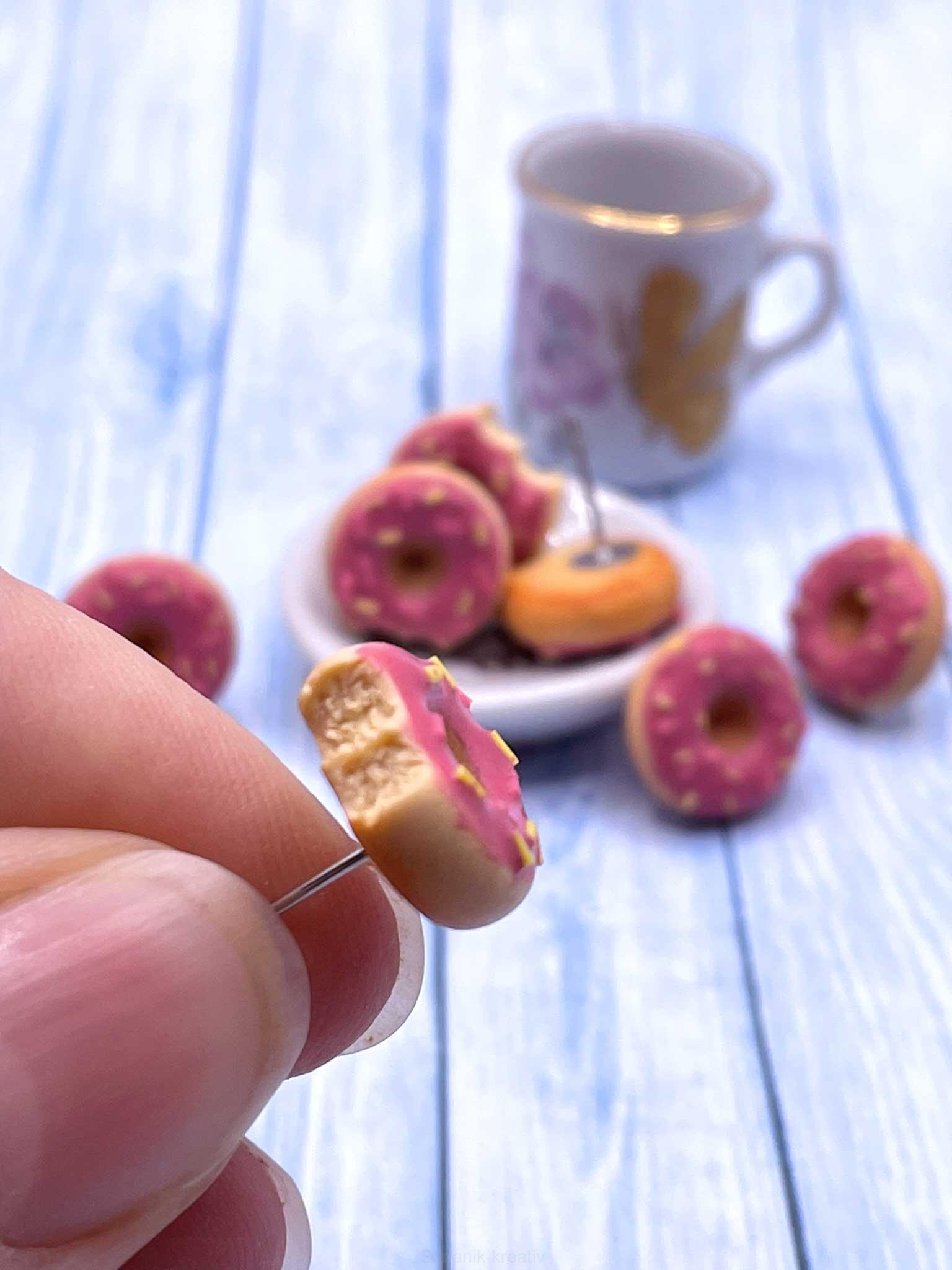 Náušnice Donuty jahodové napichovací