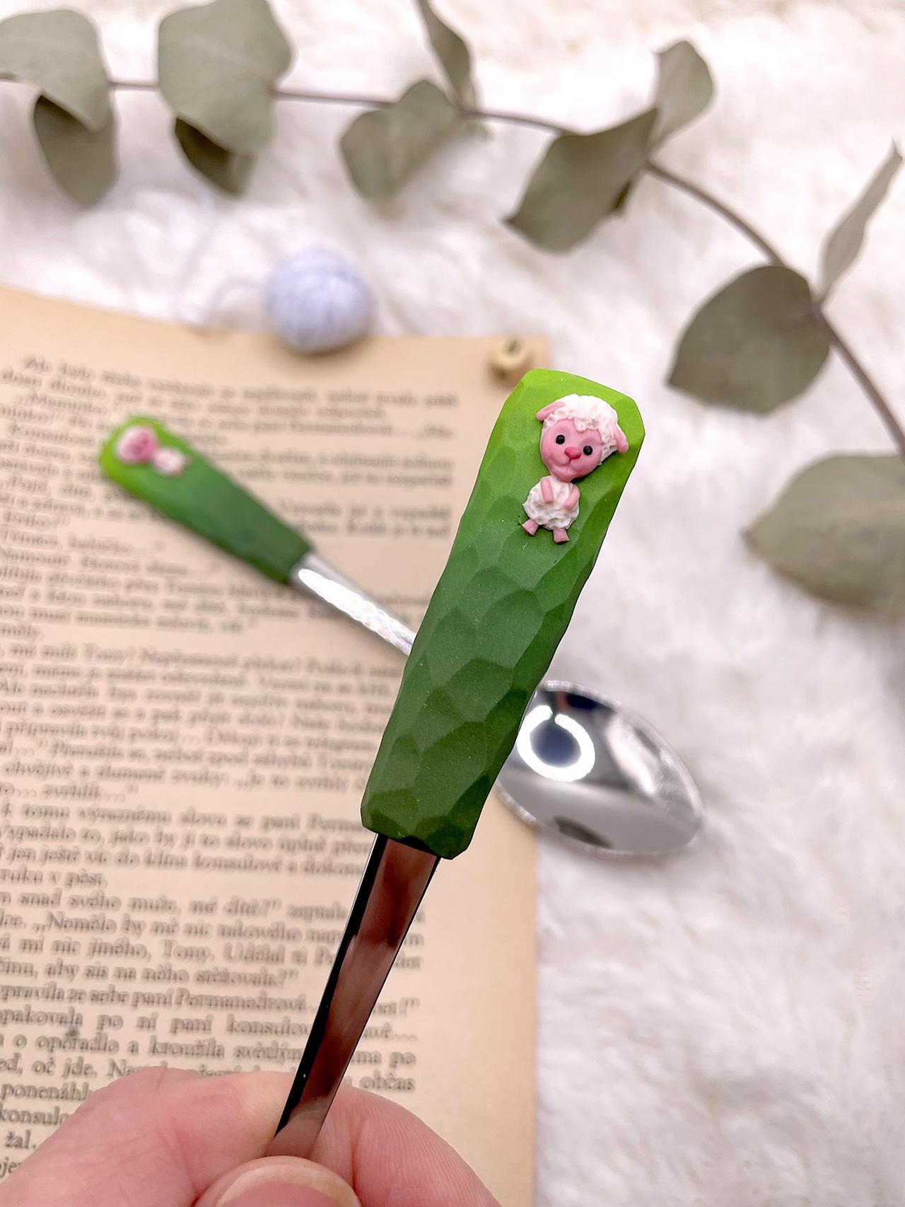 Zdobená lžička s ovečkou