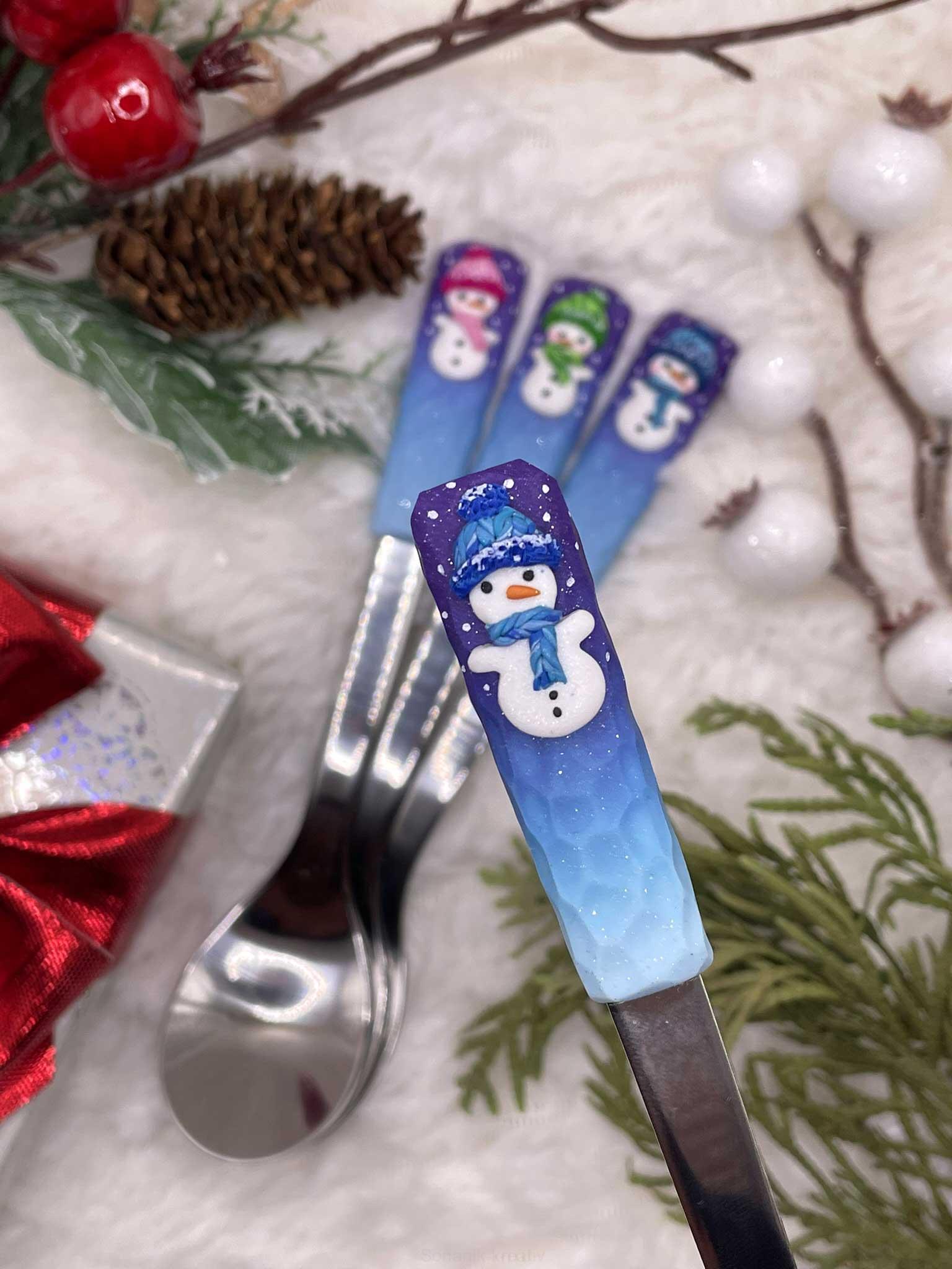 Zdobená lžička se sněhulákem