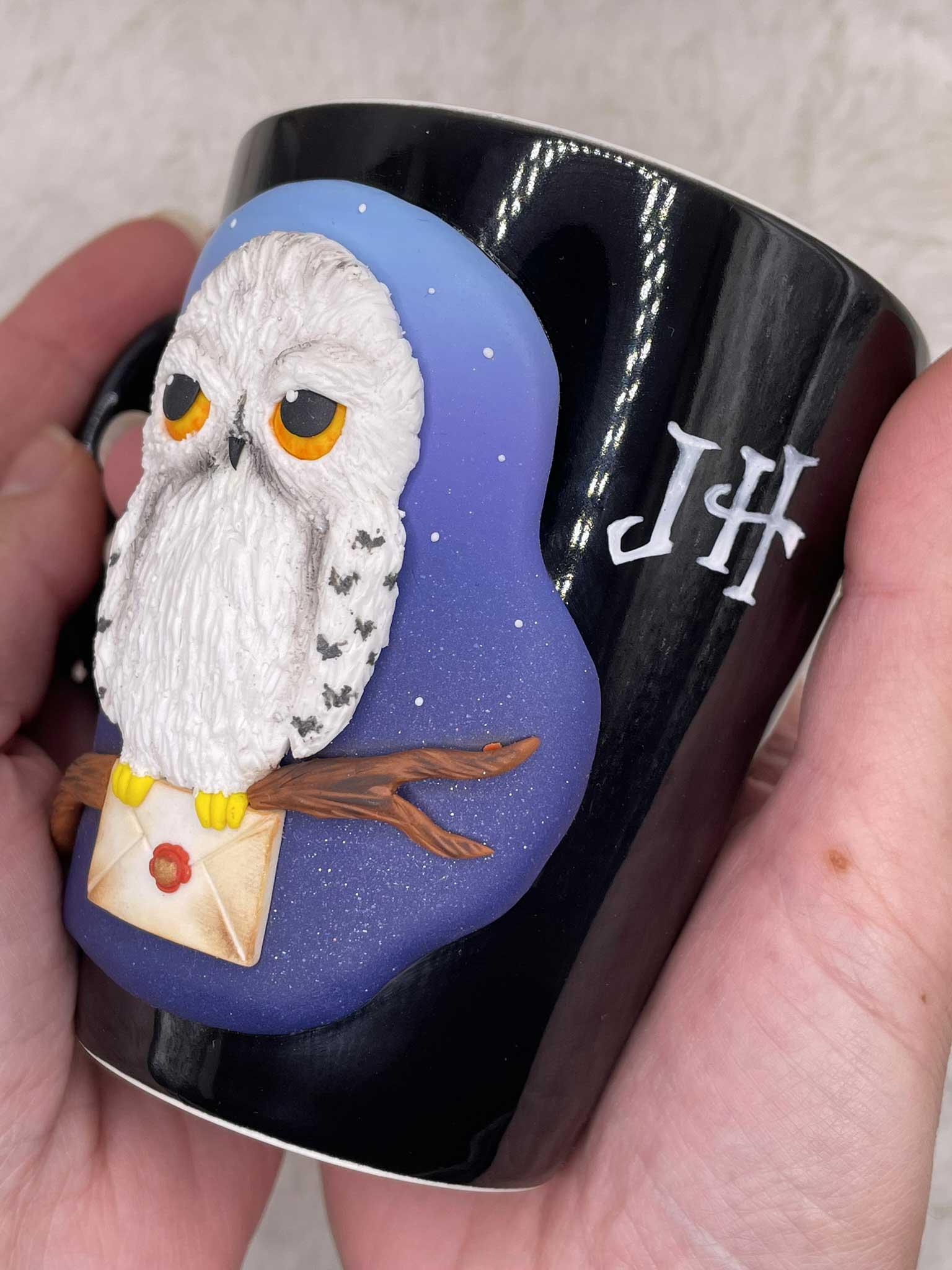 Zdobený hrnek se sovou
