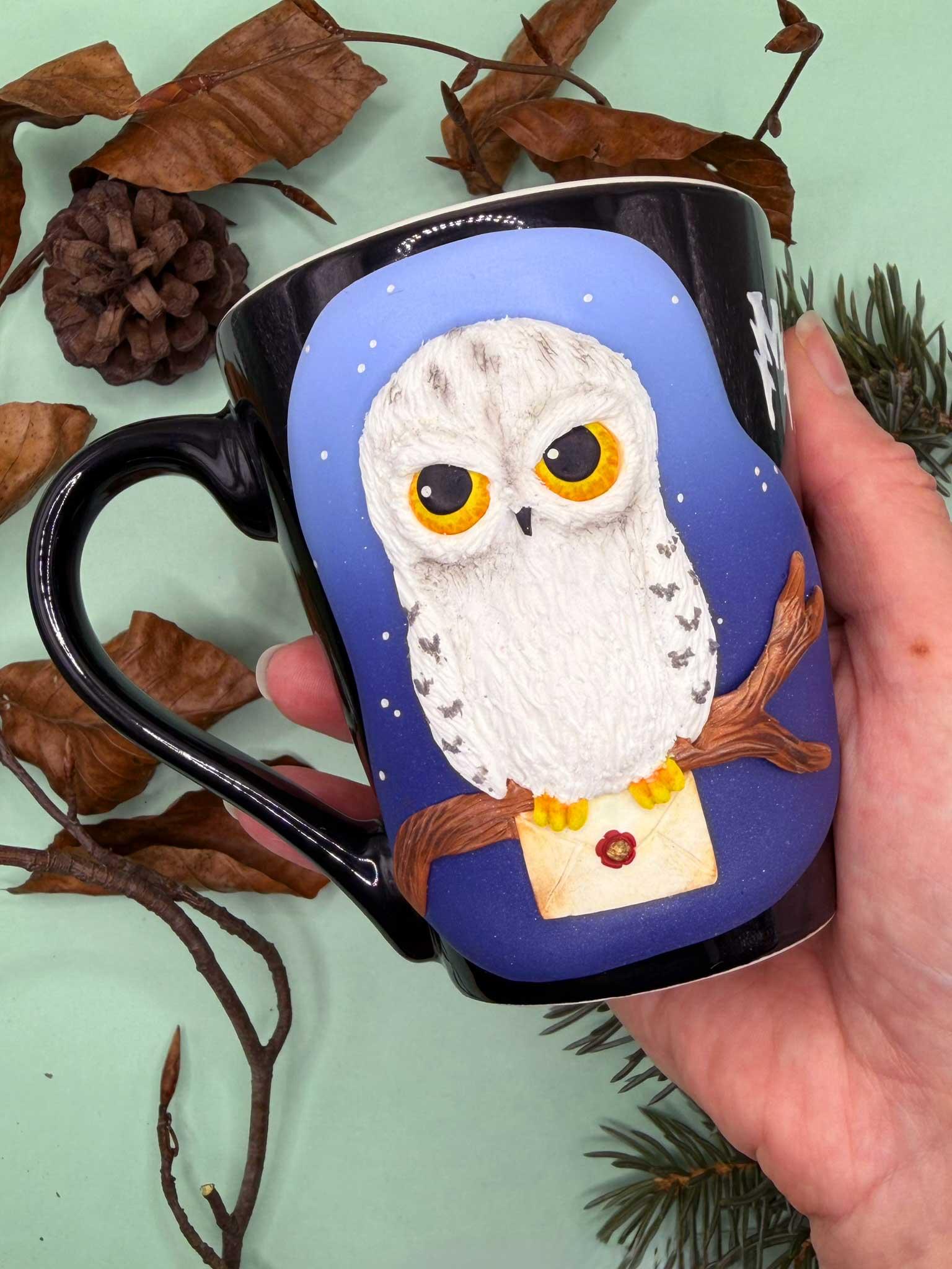 Zdobený hrnek se sovou