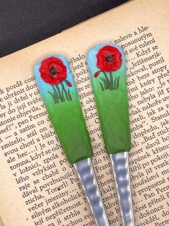 Zdobená lžička s vlčím mákem