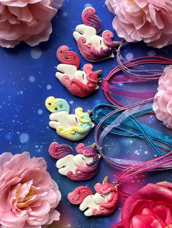 Přívěsek jednorožec