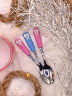 Zdobená lžička s křídly