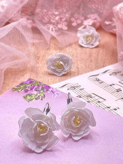 Náušnice Bílé květy - visací