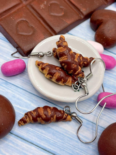 Náušnice Croissant čokoládový visací