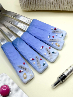 Zdobená lžička pro zdravotníky