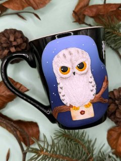 Zdobený hrnek se sovou