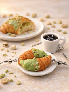 Náušnice visací Croissant pistáciový a káva